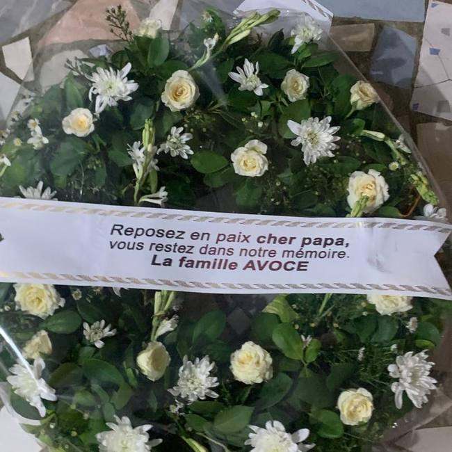 Couronne deuil, Hommage