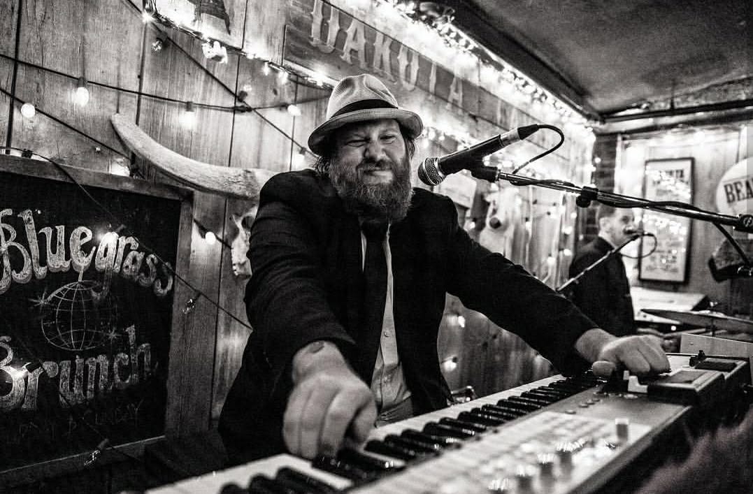 Jeff Heisholt playing keys