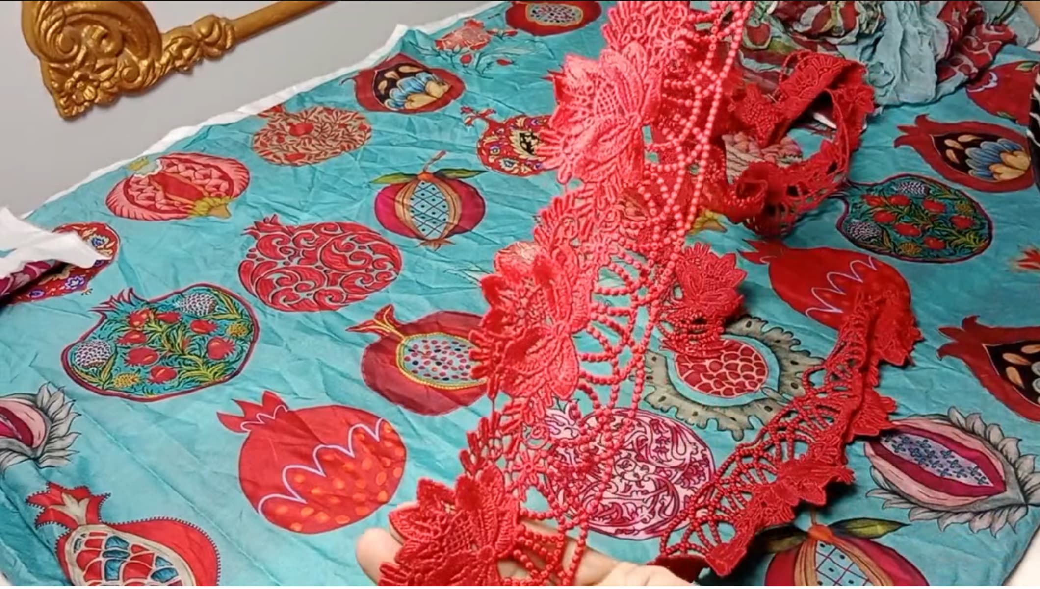 Up to 50–70% Off: Why Branded Leftover Suits Are Pakistan's Best-Kept Fashion Secret