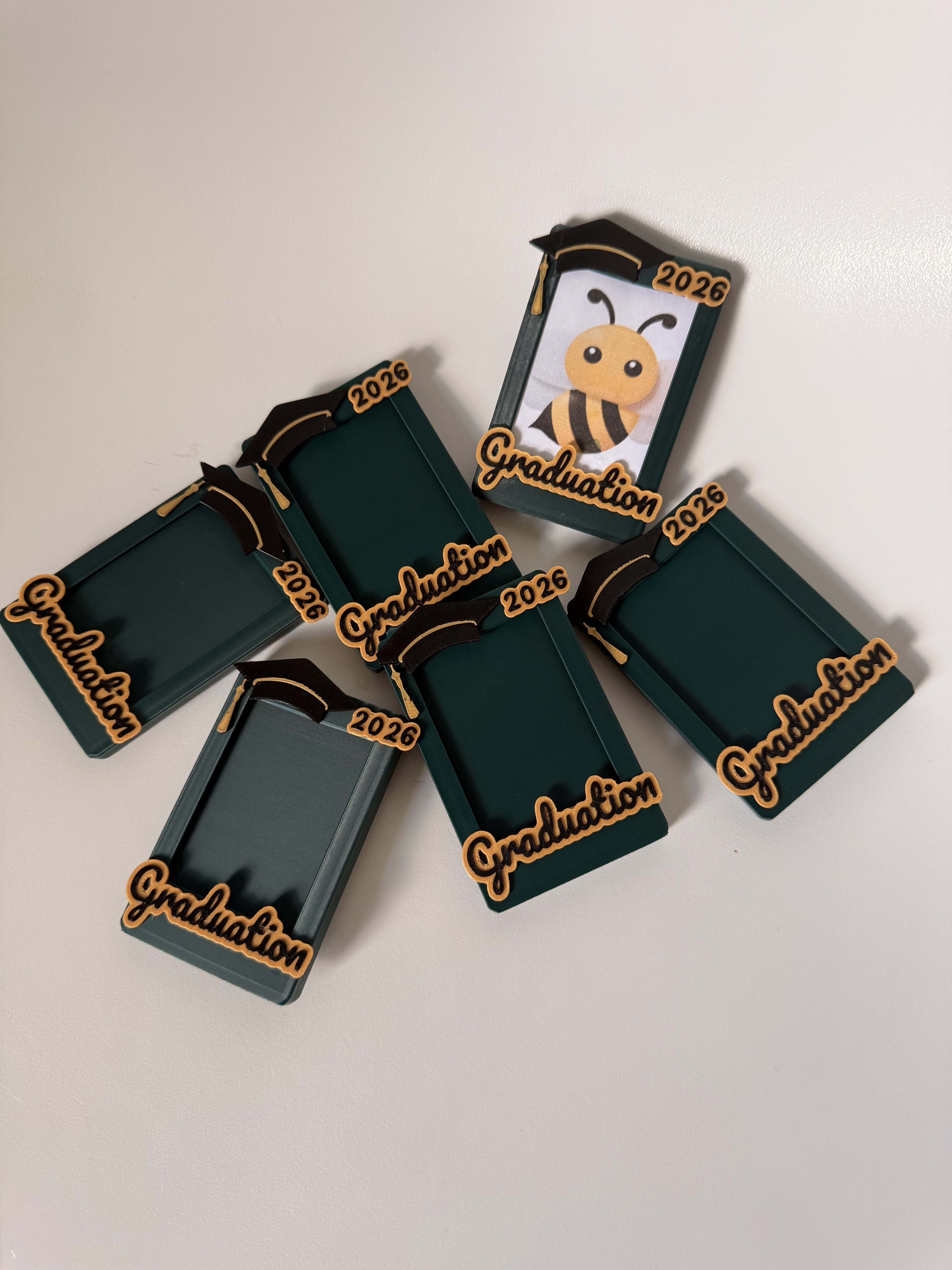 Magnetic photo frame