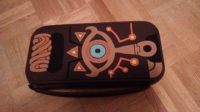 sheikah slate carrying case