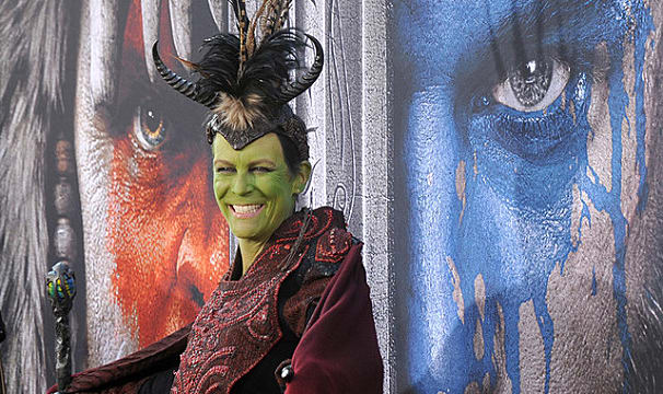 Jamie Lee Curtis Dresses in Cosplay for Warcraft Premiere | World of  Warcraft