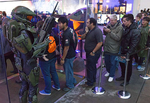 Halo 5 Guardians breaks records with biggest Halo launch in history Halo 5 Guardians - 23