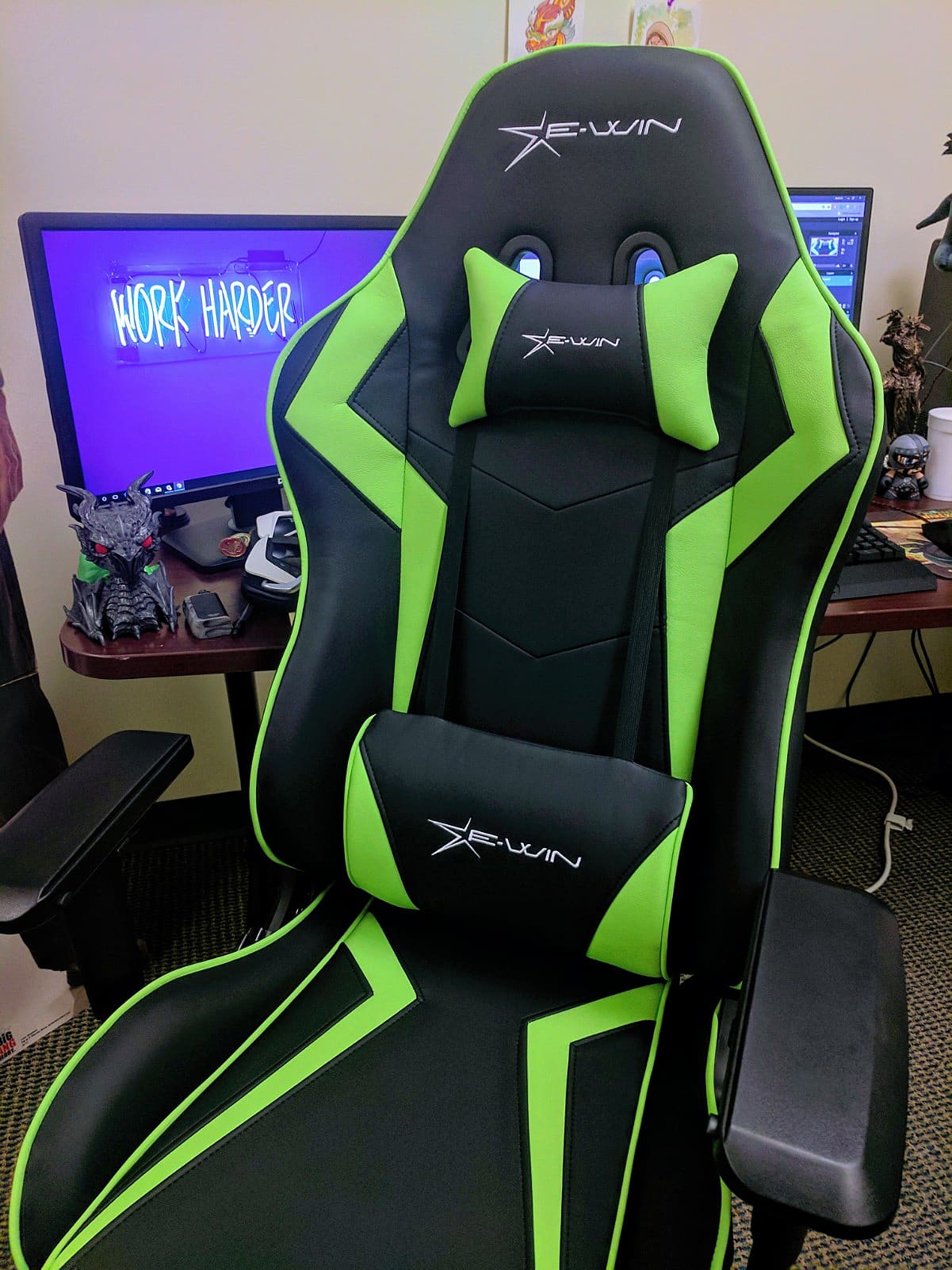 Motivering noget kærtegn EWin Champion Series Gaming Chair Review: Sturdy, Comfy, and Sleek (Oh My!)