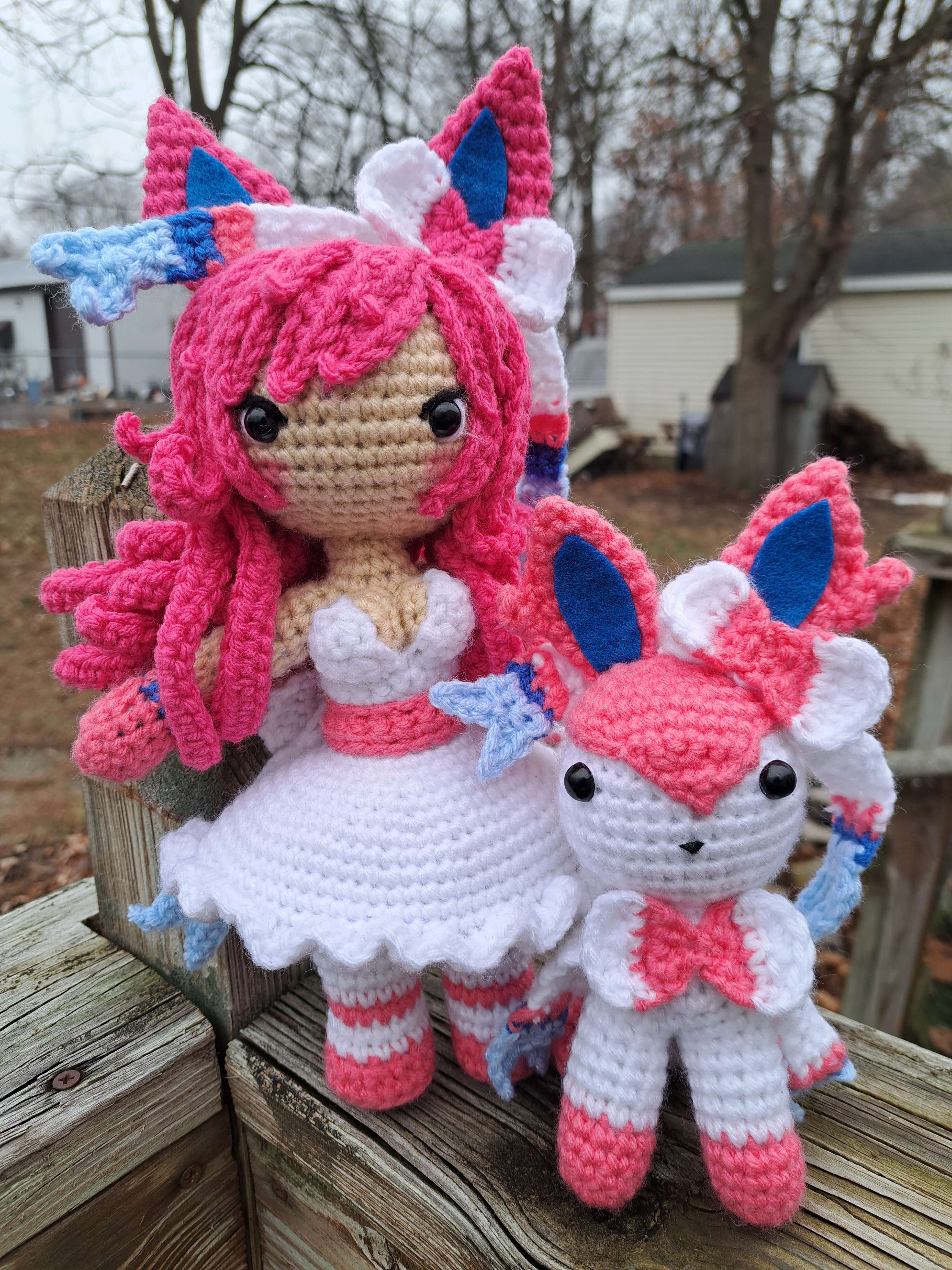[Image: Sylveon_and_its_gijinka_yytkgu.jpg]