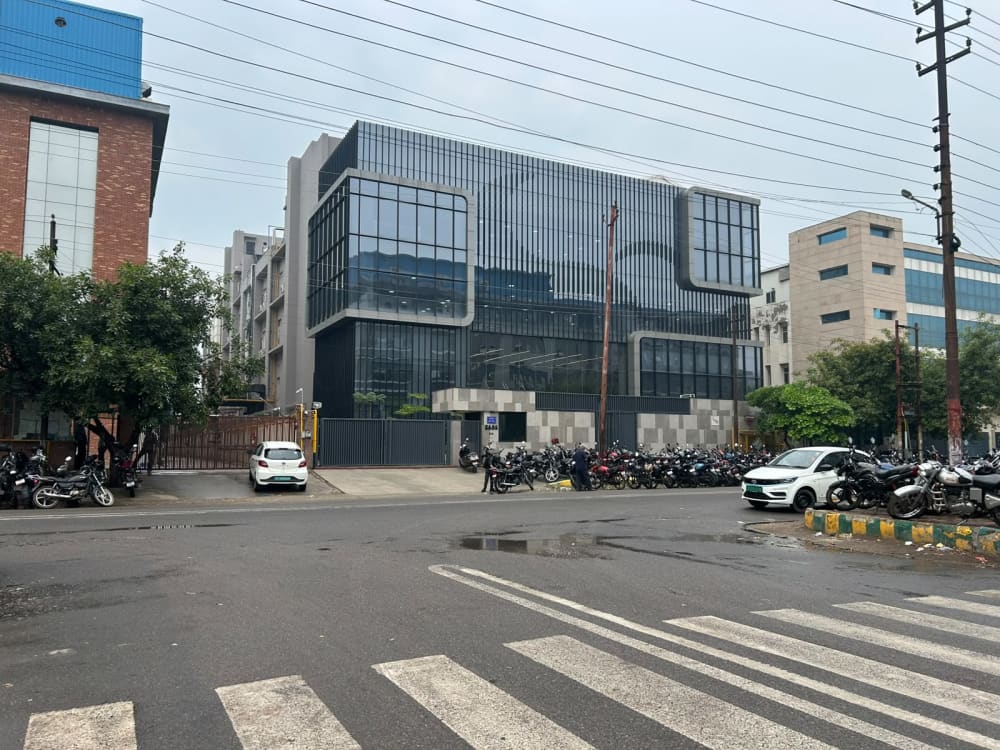 20,000 Sq.ft to 1 Lac Square Feet Industrial Factory for Rent in Sector 138