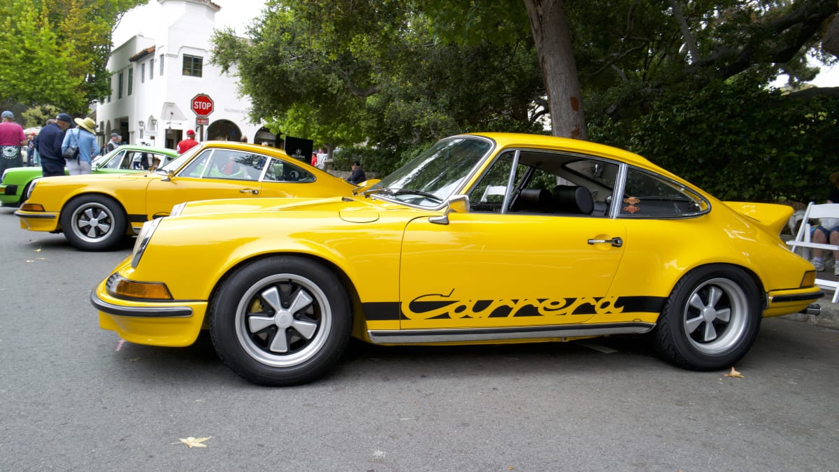 Image of classic car at the 2021 Pebble Beach Concours dElegance.