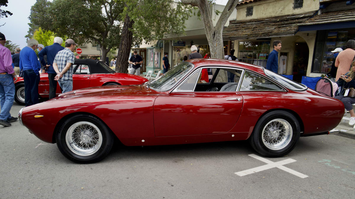 Image of classic car at the 2021 Pebble Beach Concours dElegance.