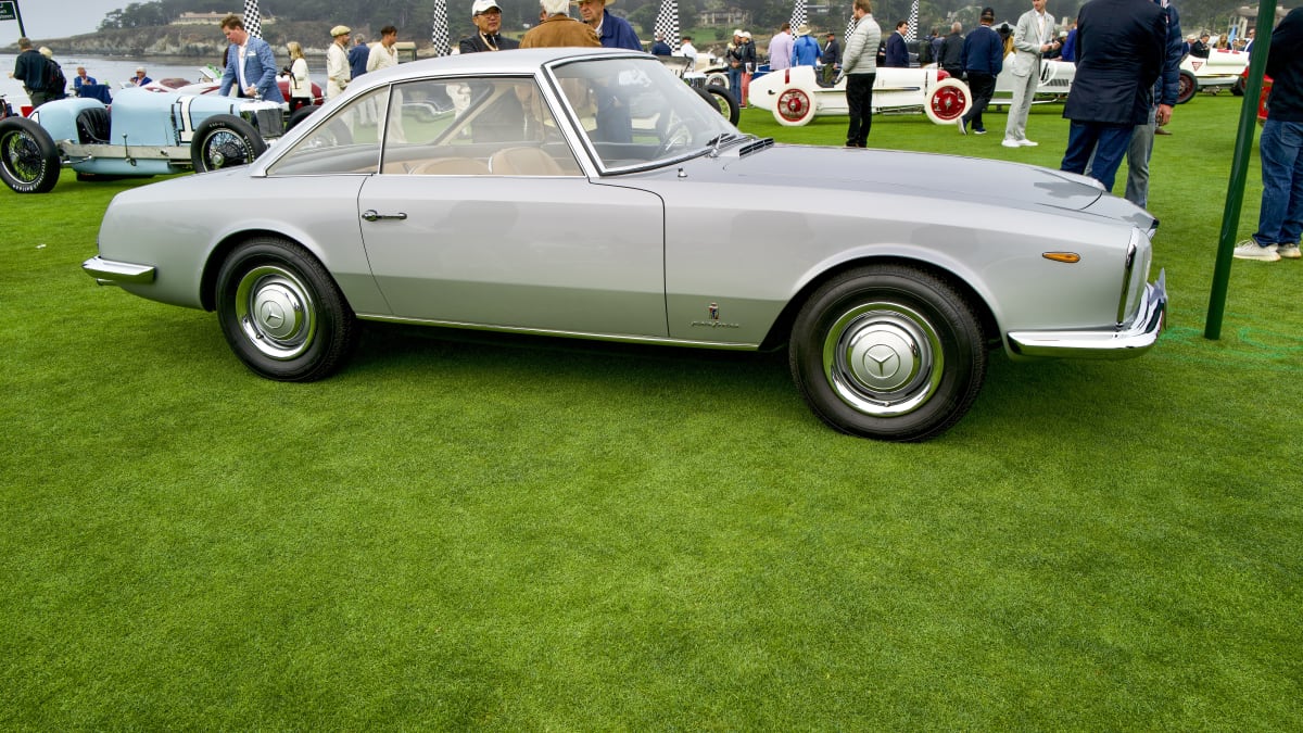 Image of classic car at the 2021 Pebble Beach Concours dElegance.