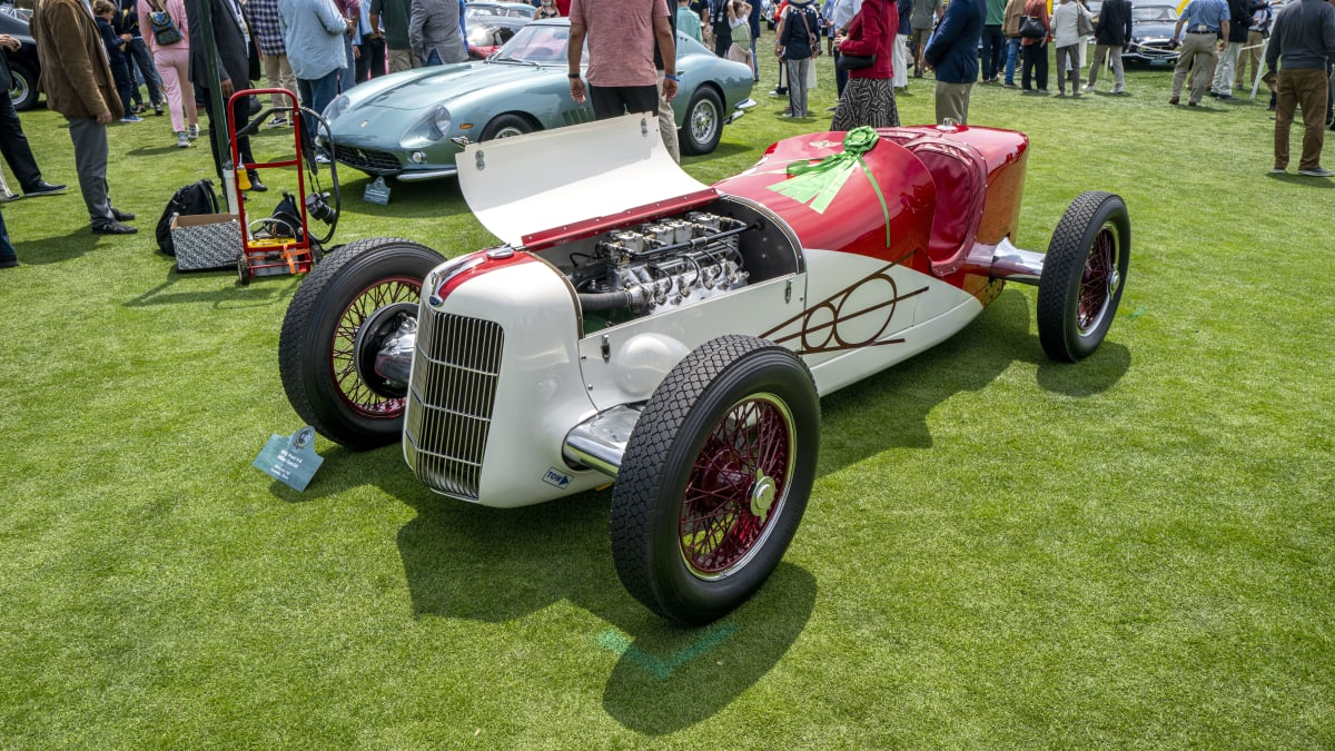 Image of classic car at the 2021 Pebble Beach Concours dElegance.