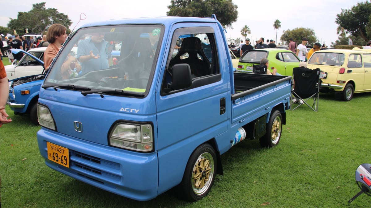 Blue Honda ACTY