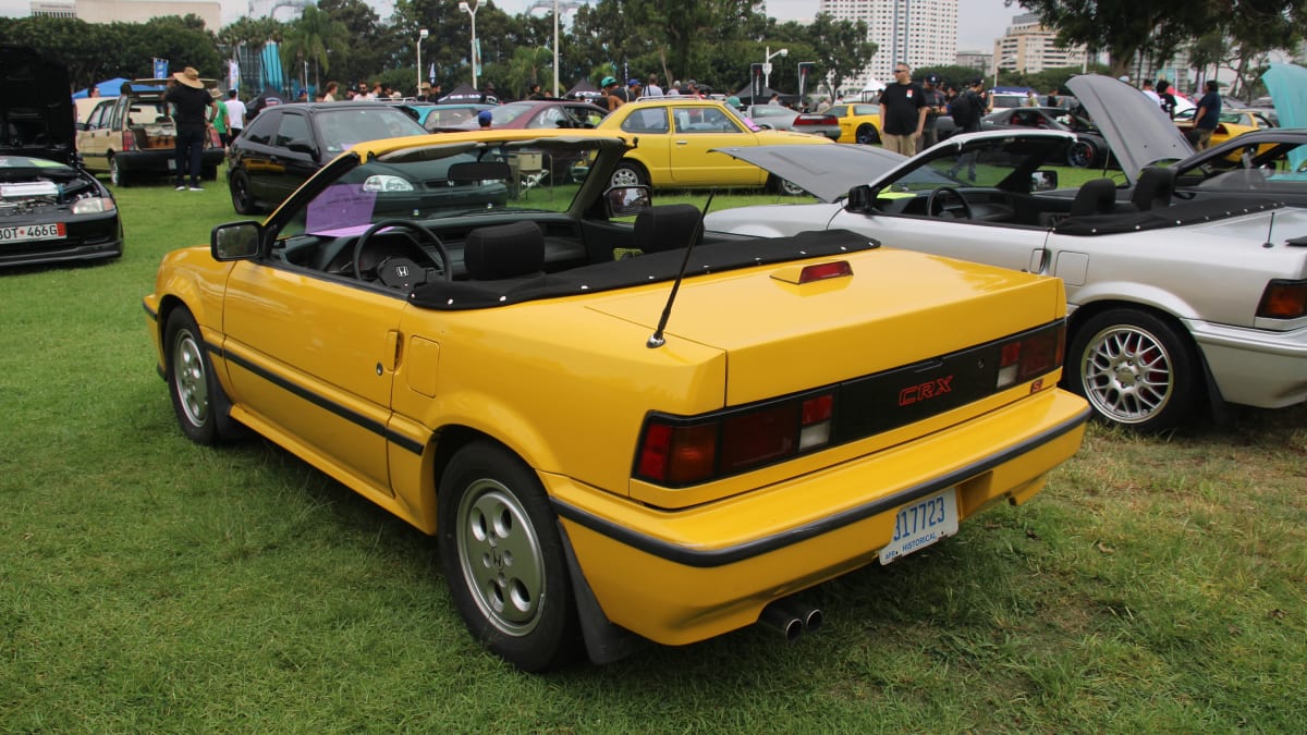 Yellow Honda CRX Si Straman