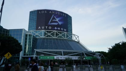 image of the main entrance to the Los Angeles Auto Show of 2017