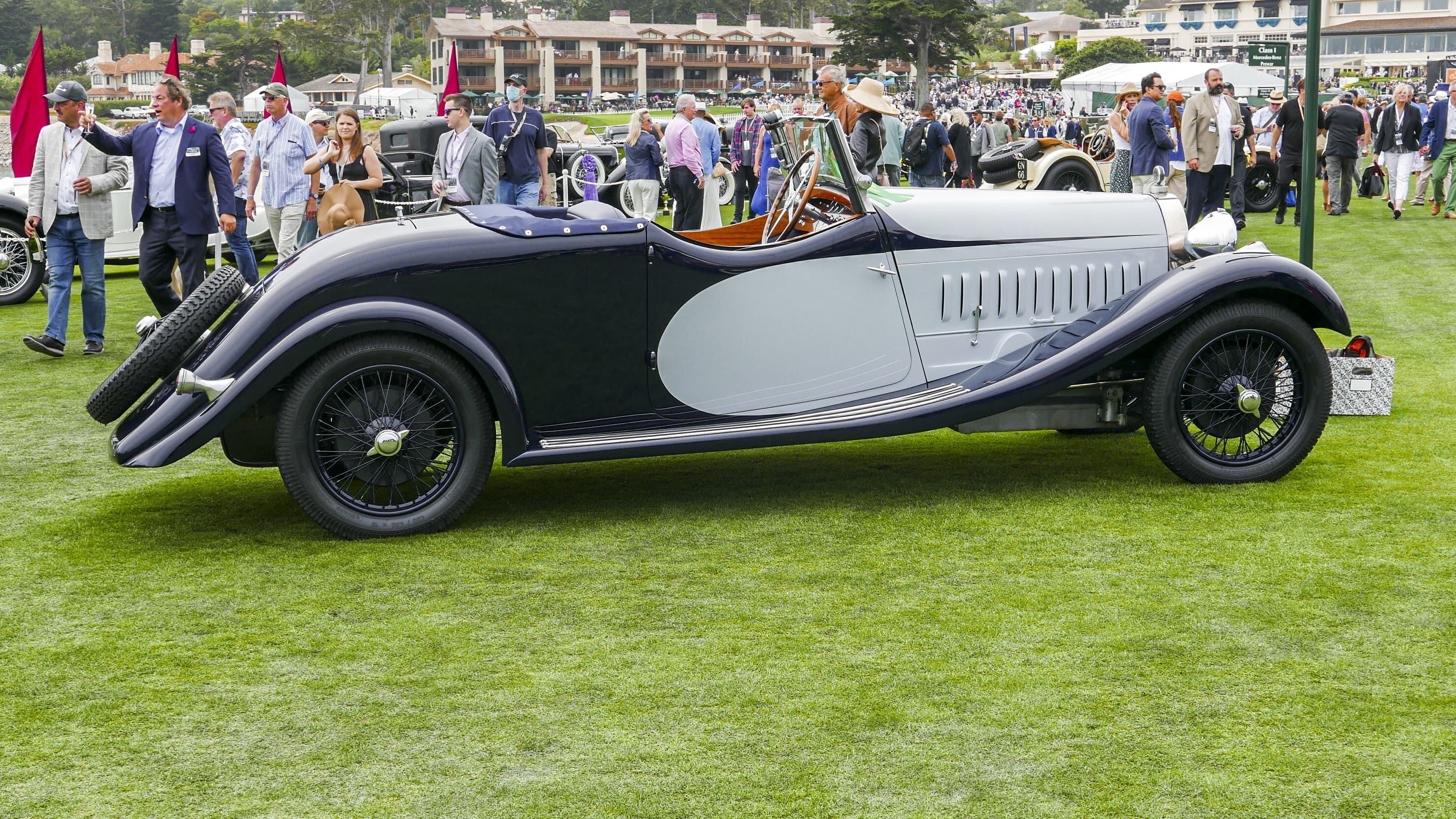 Image of classic car at the 2021 Pebble Beach Concours dElegance.