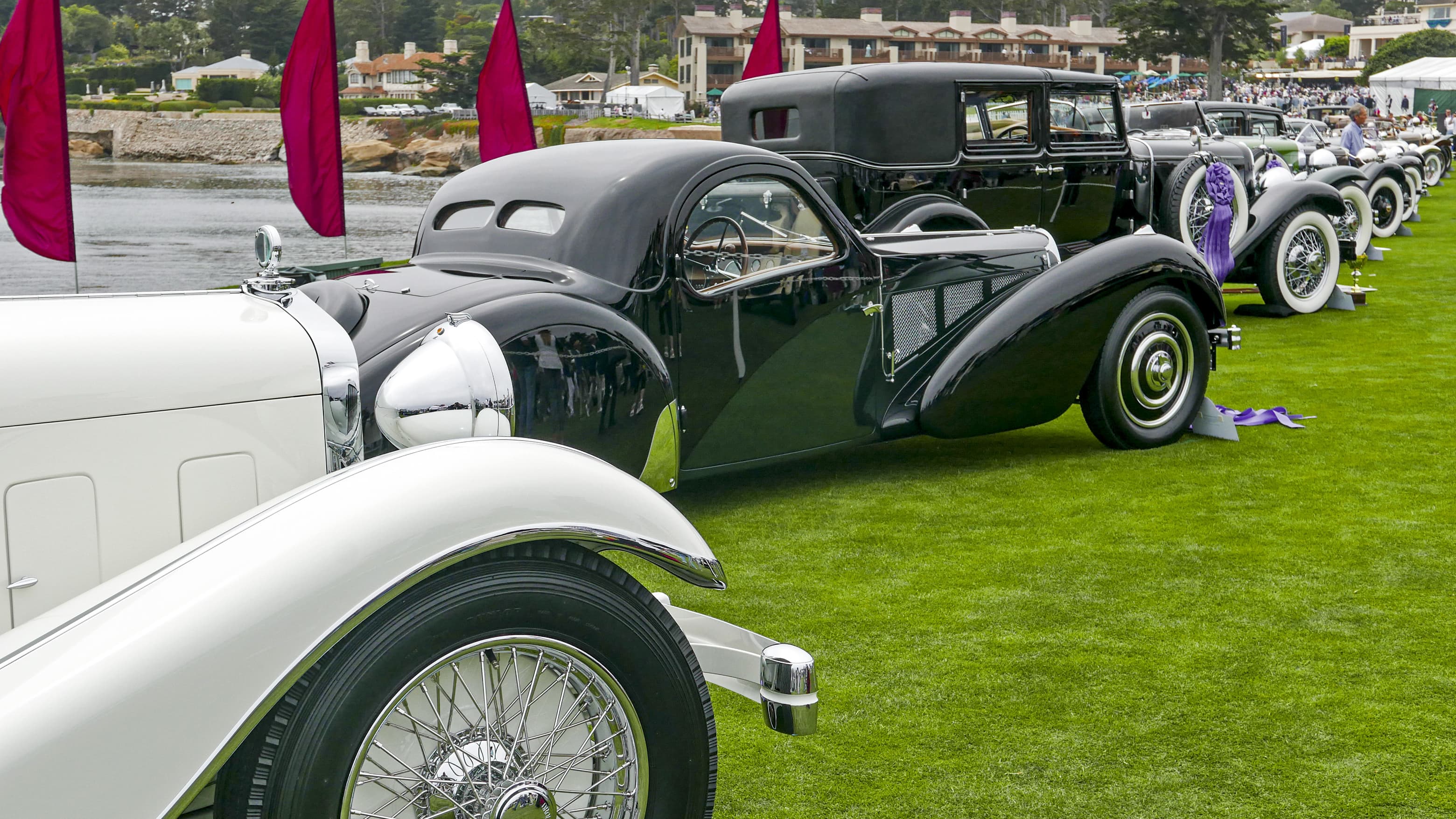 Image of classic car at the 2021 Pebble Beach Concours dElegance.