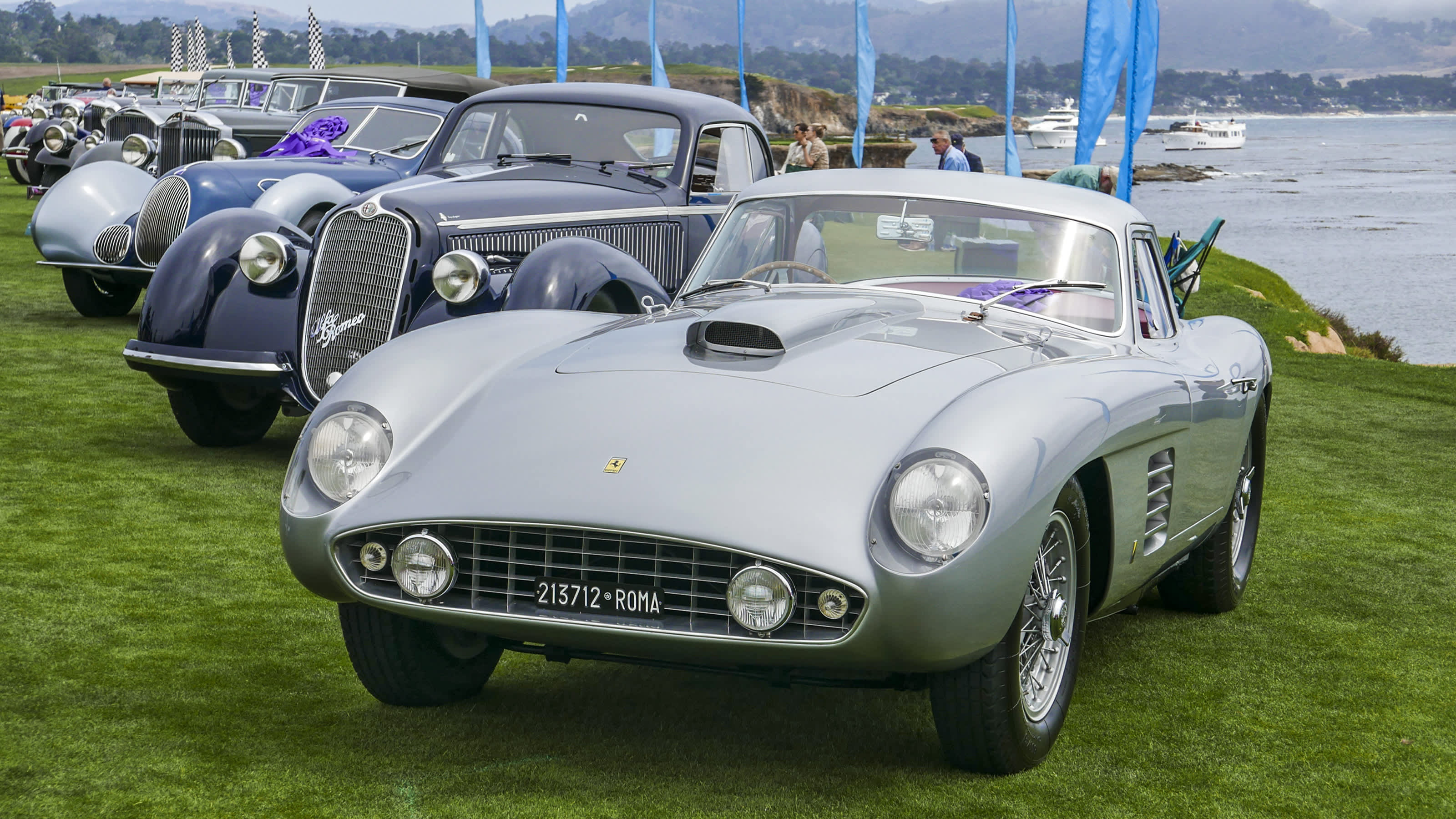 Image of classic car at the 2021 Pebble Beach Concours dElegance.