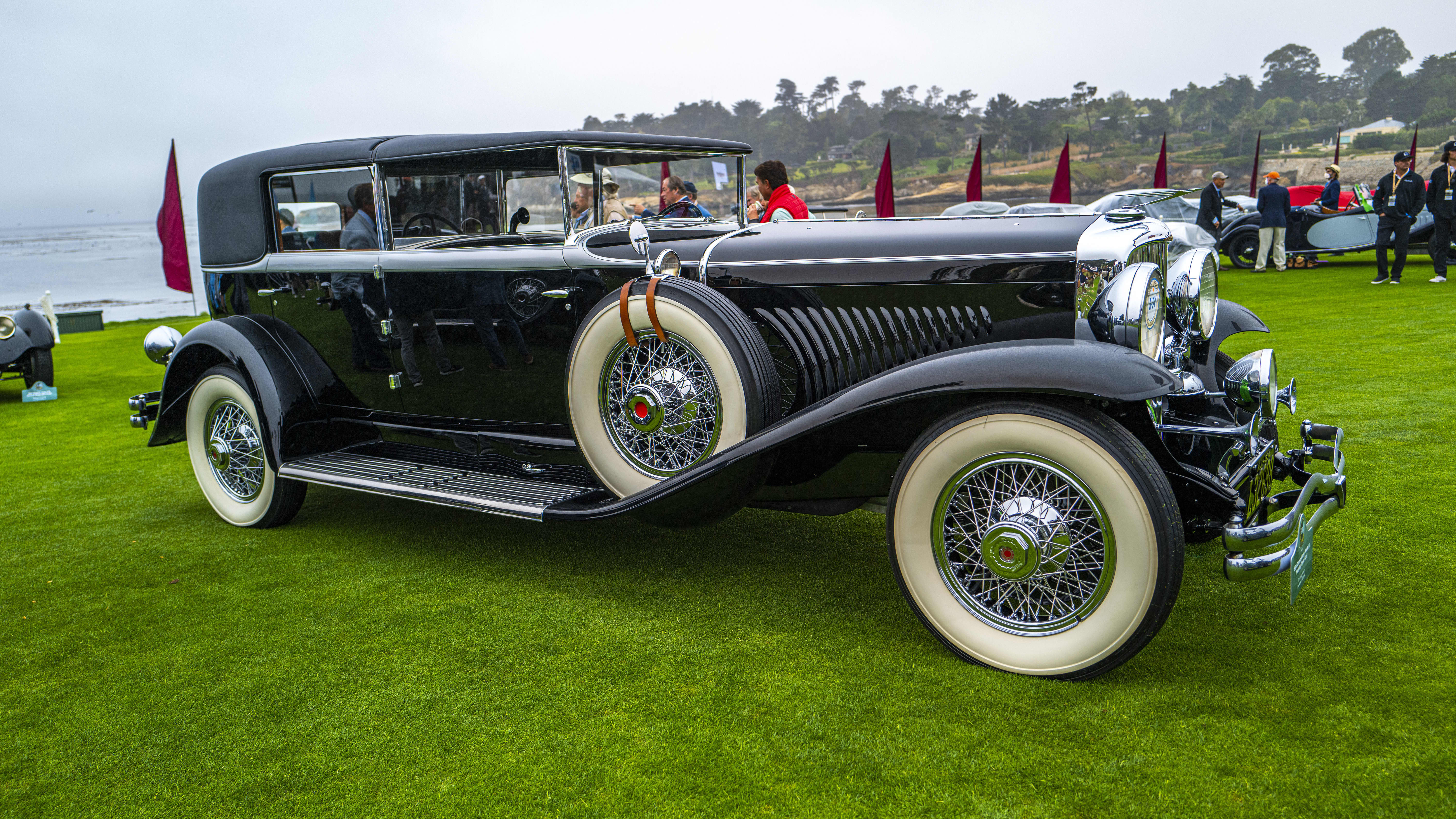 Image of classic car at the 2021 Pebble Beach Concours dElegance.