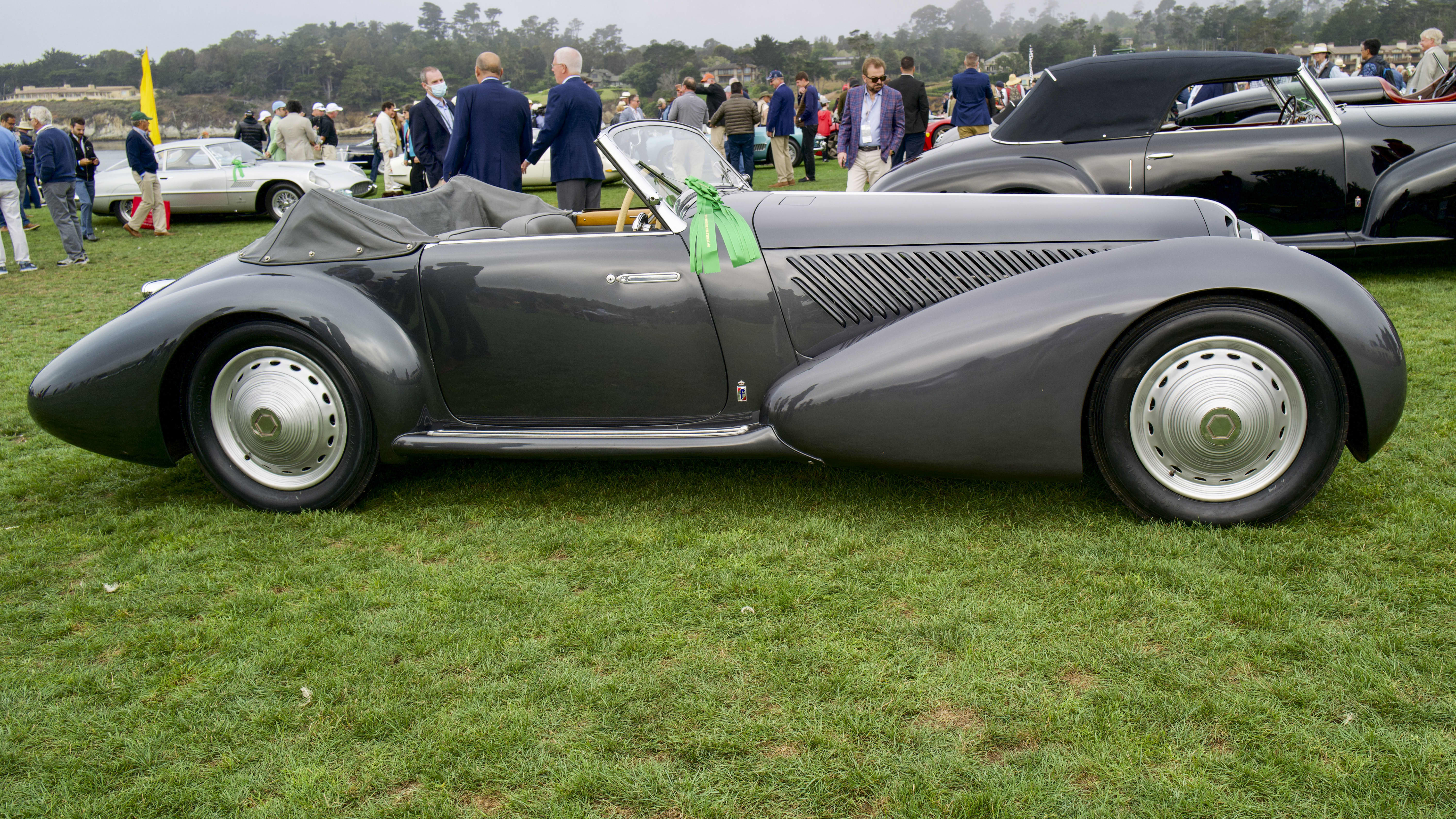 Image of classic car at the 2021 Pebble Beach Concours dElegance.