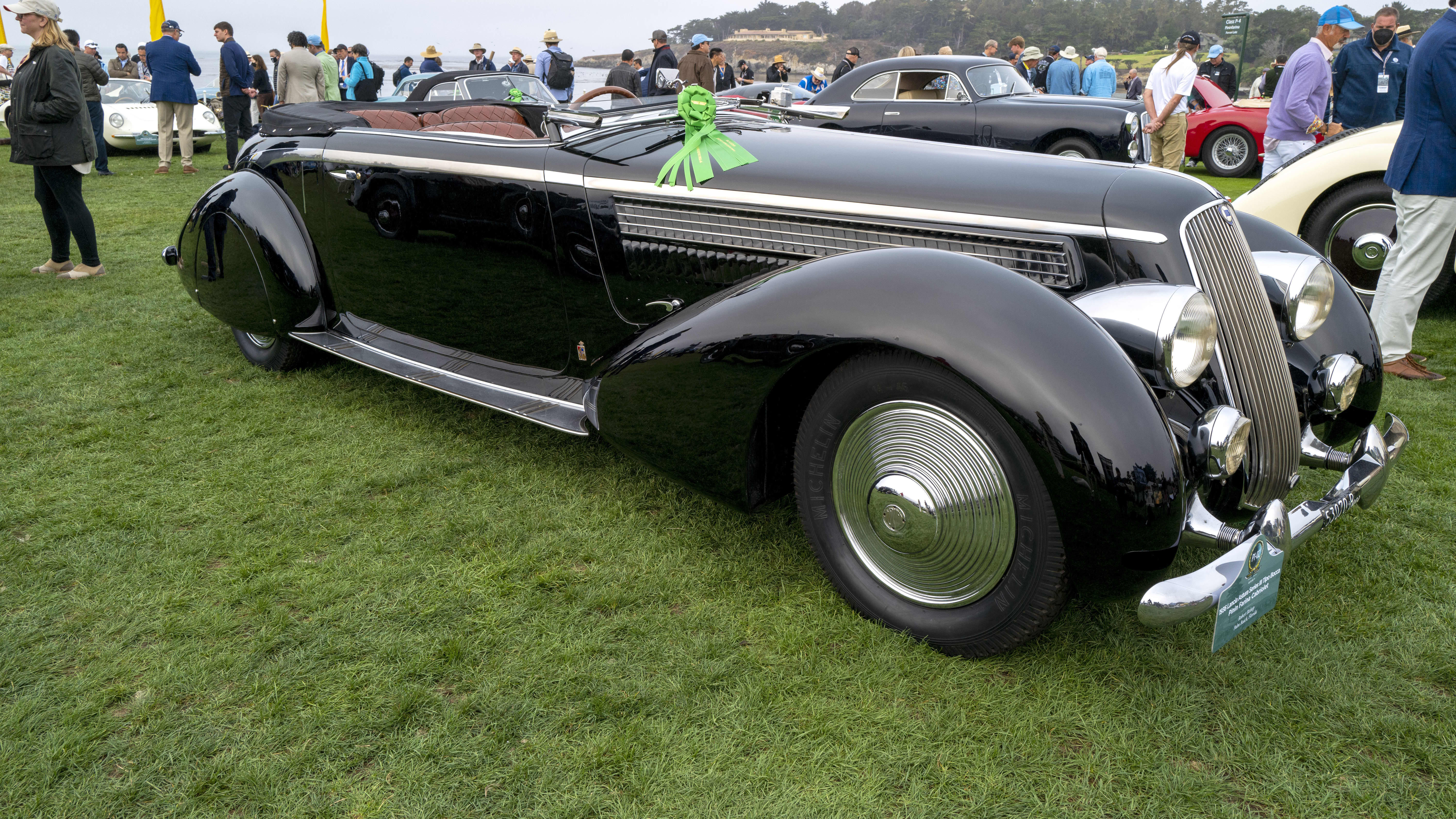 Image of classic car at the 2021 Pebble Beach Concours dElegance.