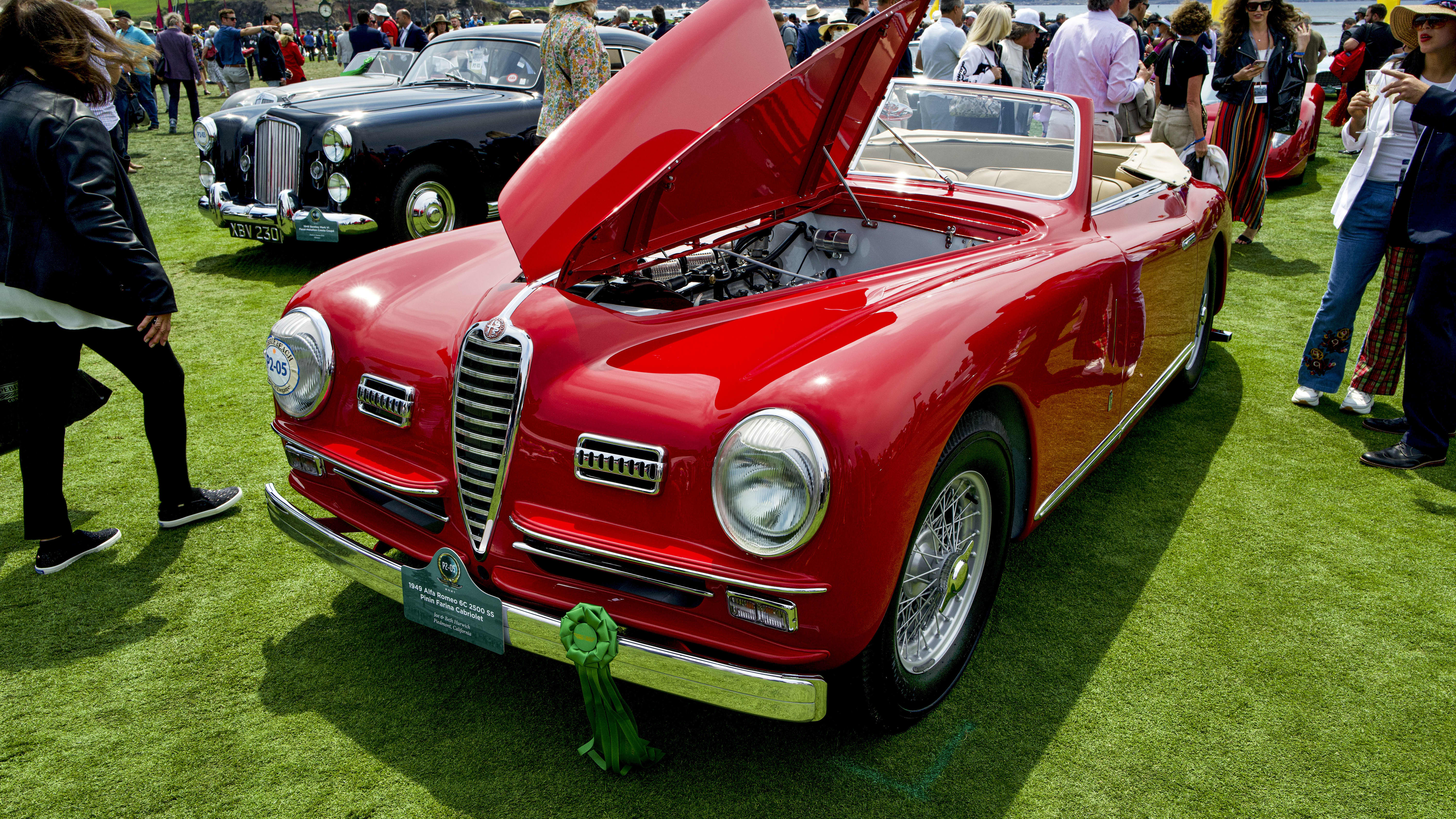 Image of classic car at the 2021 Pebble Beach Concours dElegance.