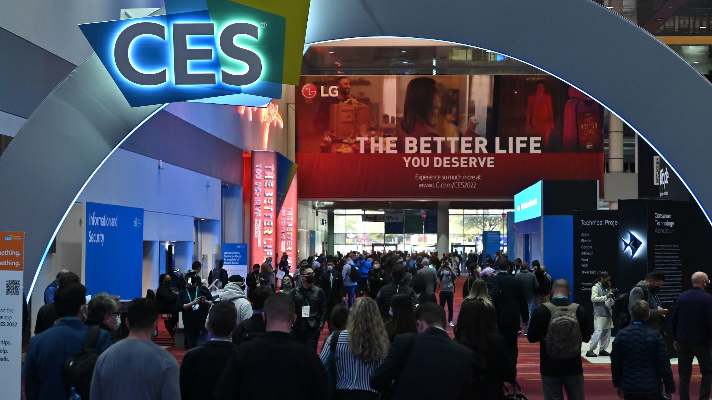 The central hall lobby at the 2022 CES conference in Las Vegas