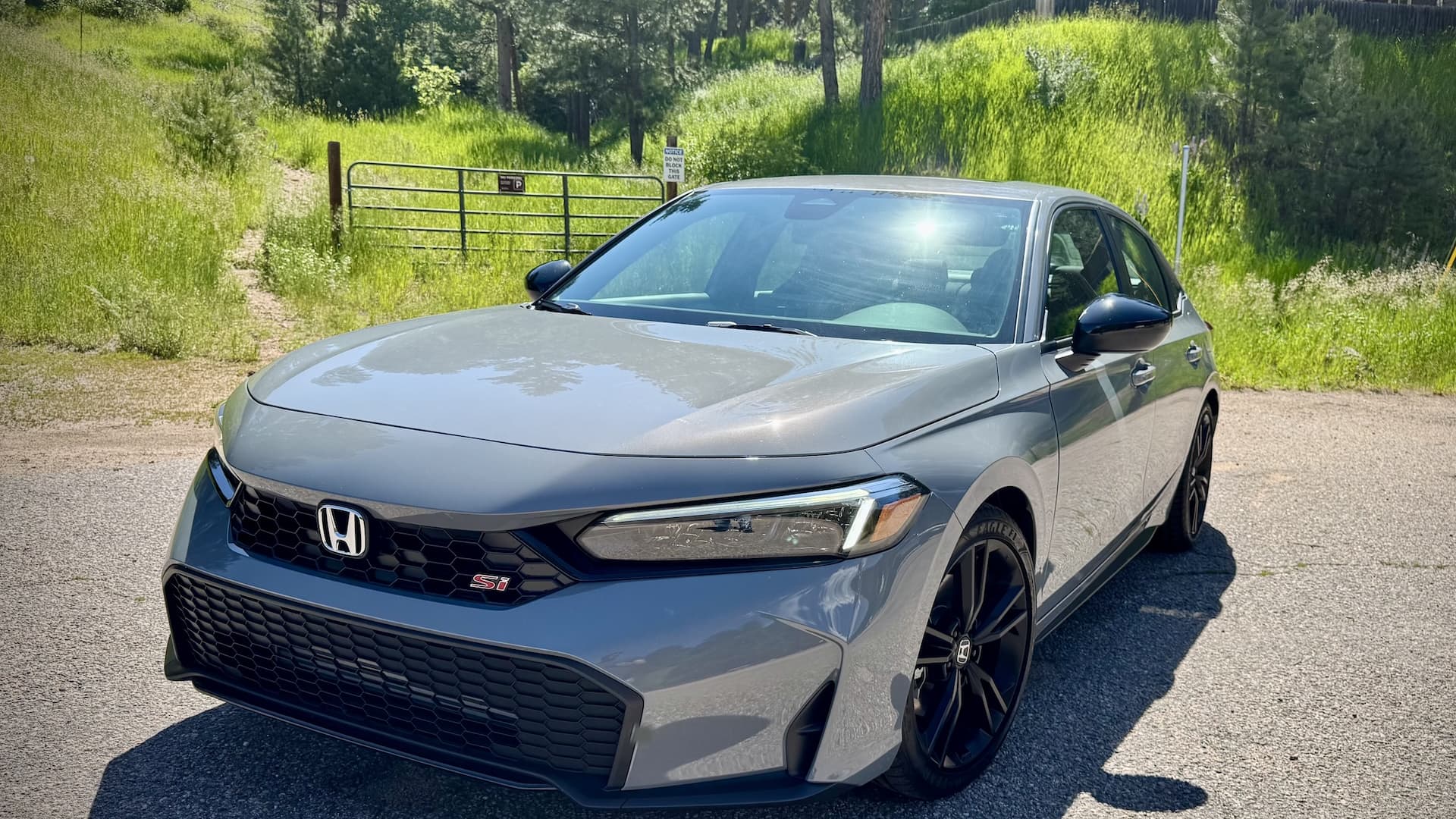 front and side of the 2025 Honda Civic Si