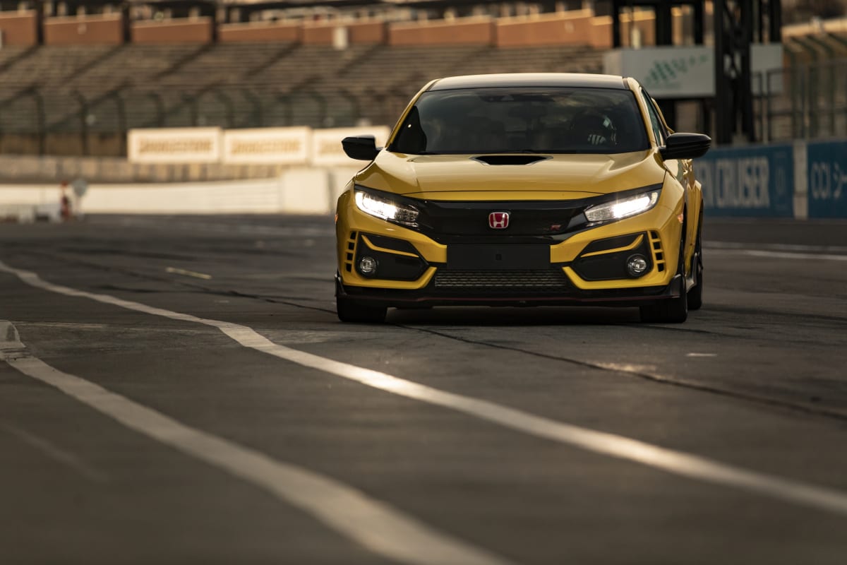 The 2021 Honda Civic Type R sets new FWD record at Suzuka.