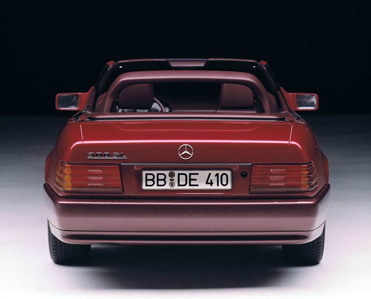 1989 Mercedes-Benz 300 SL R129 (courtesy Mercedes-Benz Media)