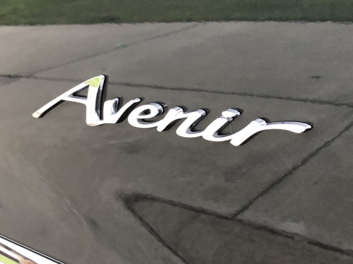 “Avenir” inscribed on both front doors.