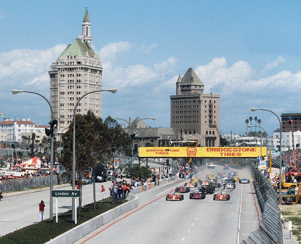 Formula 1 cars at Long Beach (© Pete Biro)