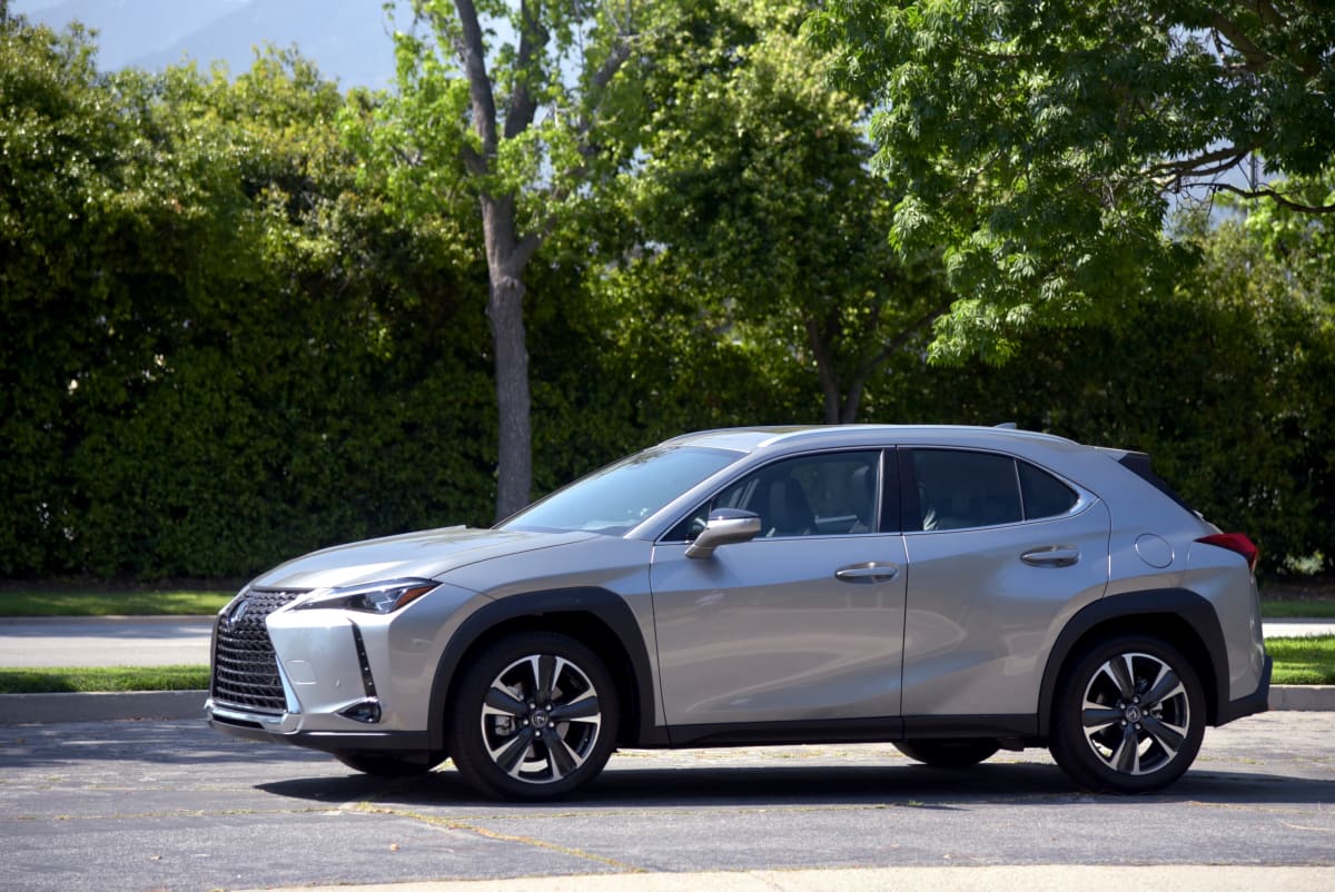 Lexus UX 200 exterior