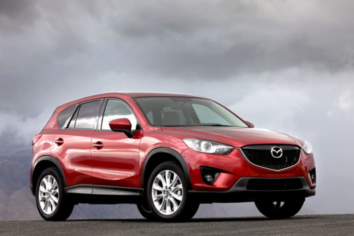 1-2013_Mazda_CX-5_red_front