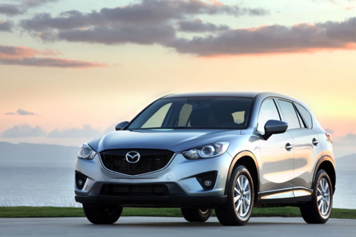 1-2013_Mazda_CX-5_silver_front