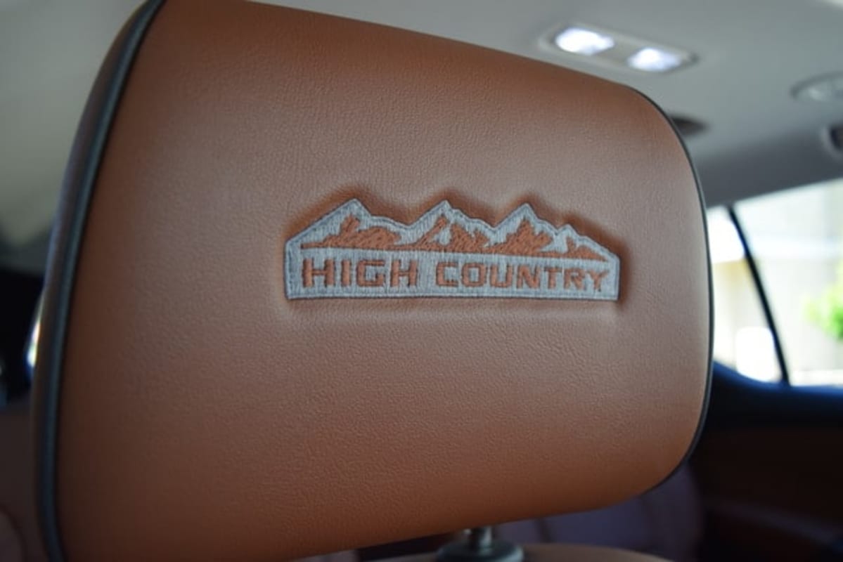 2020 Chevrolet Traverse High Country AWD headrest