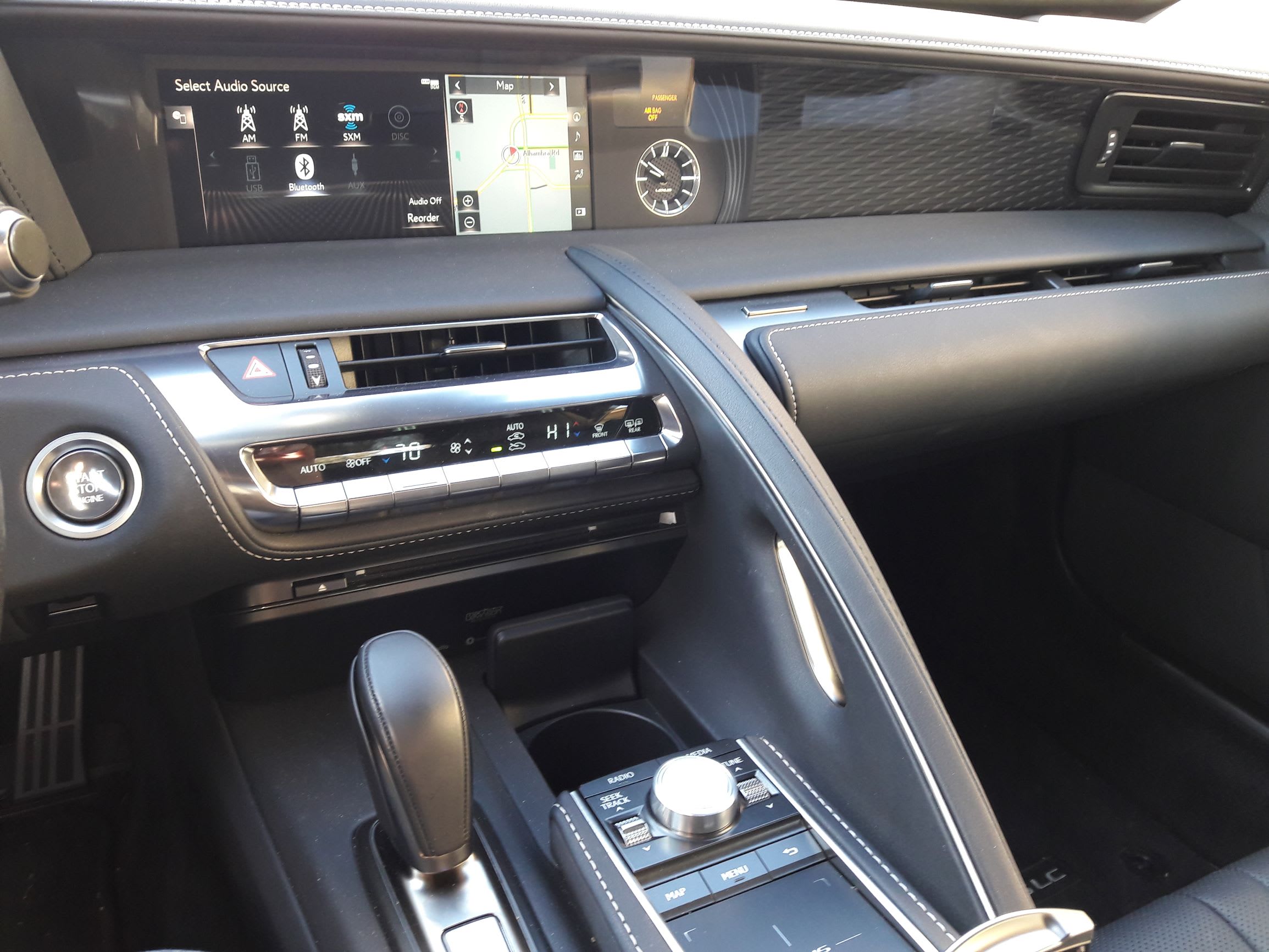 The interior of the LC500 flows smoothly and is easily accessible.