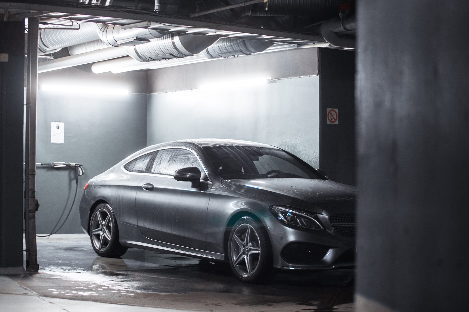 Car Wash PC: @tuomasnylund on Unsplash