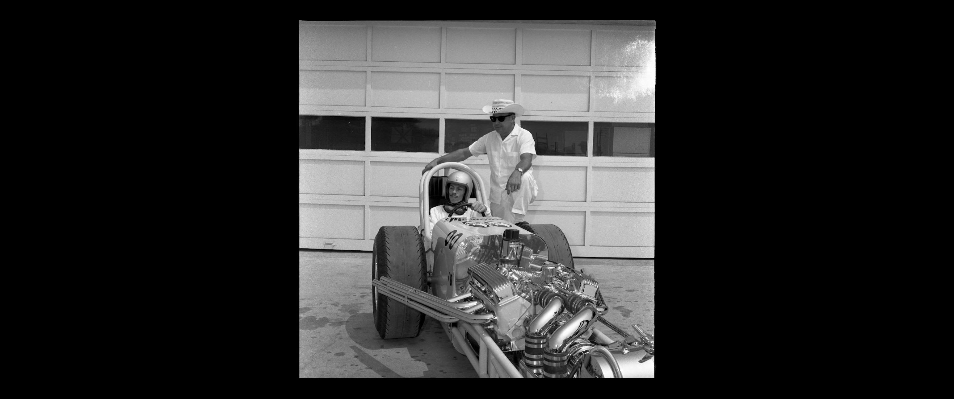 Dante Deuce Dragster in black/white photo