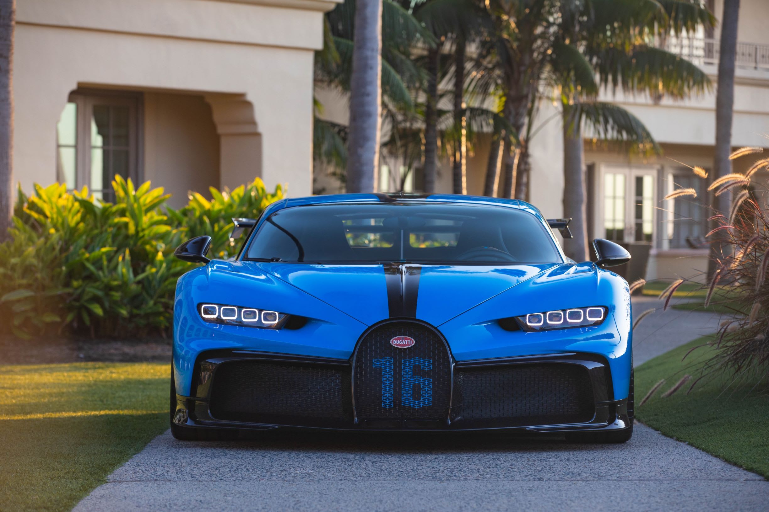 A Bugatti Chiron Pur Sport idling on a Newport Beach driveway.