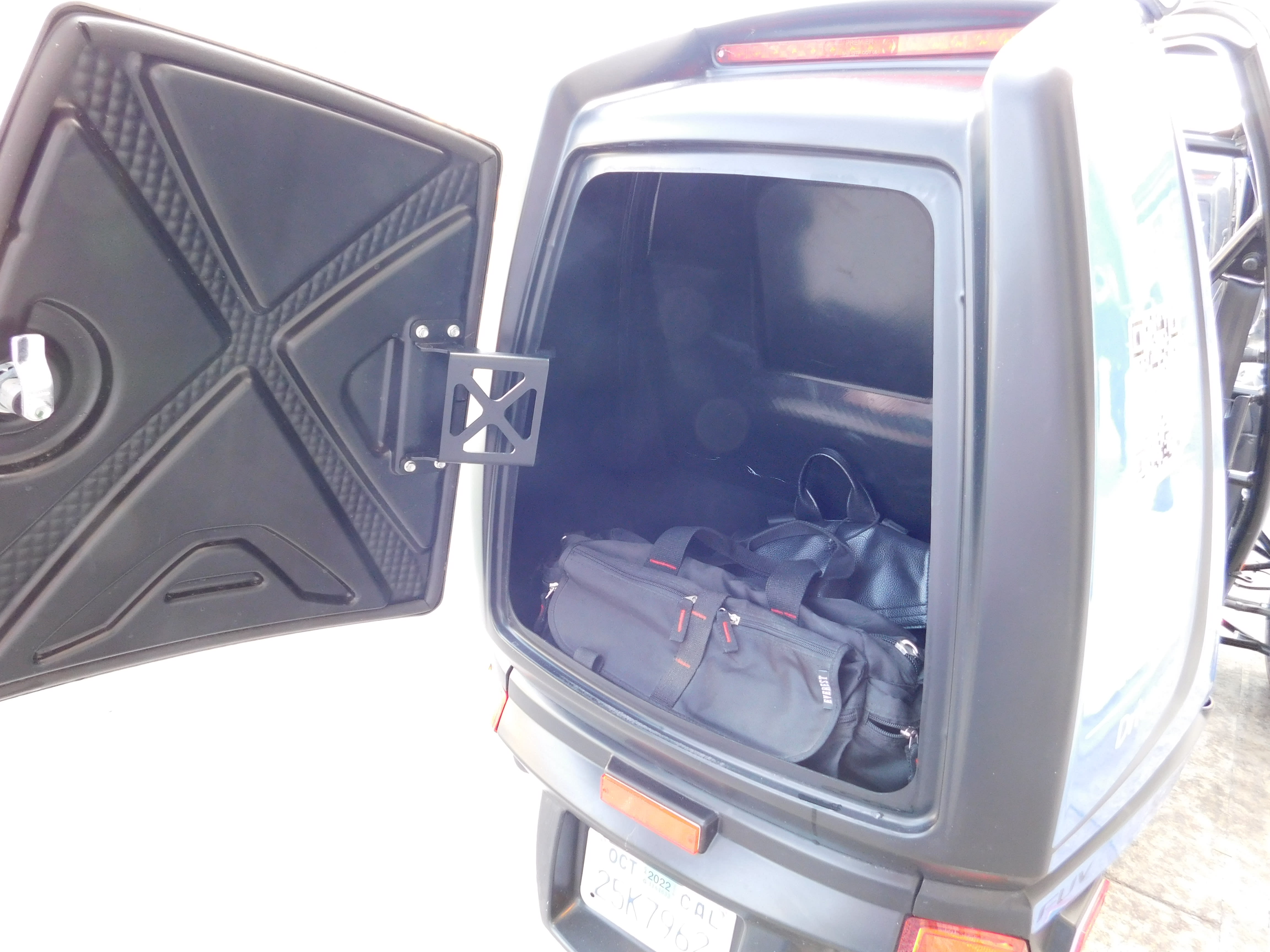 the trunk-option of the Arcimoto FUV