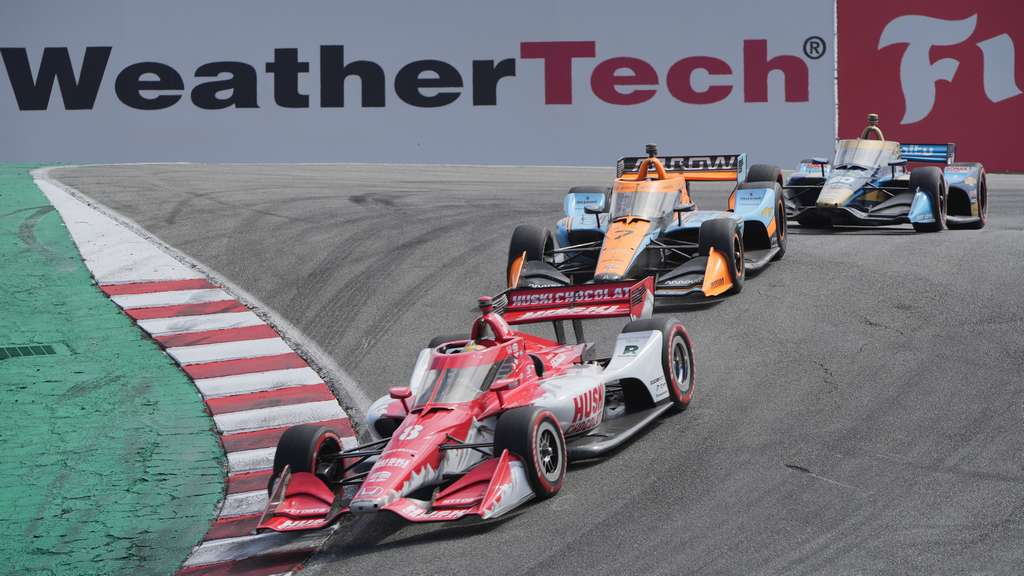 Marcus Ericsson in race car on track
