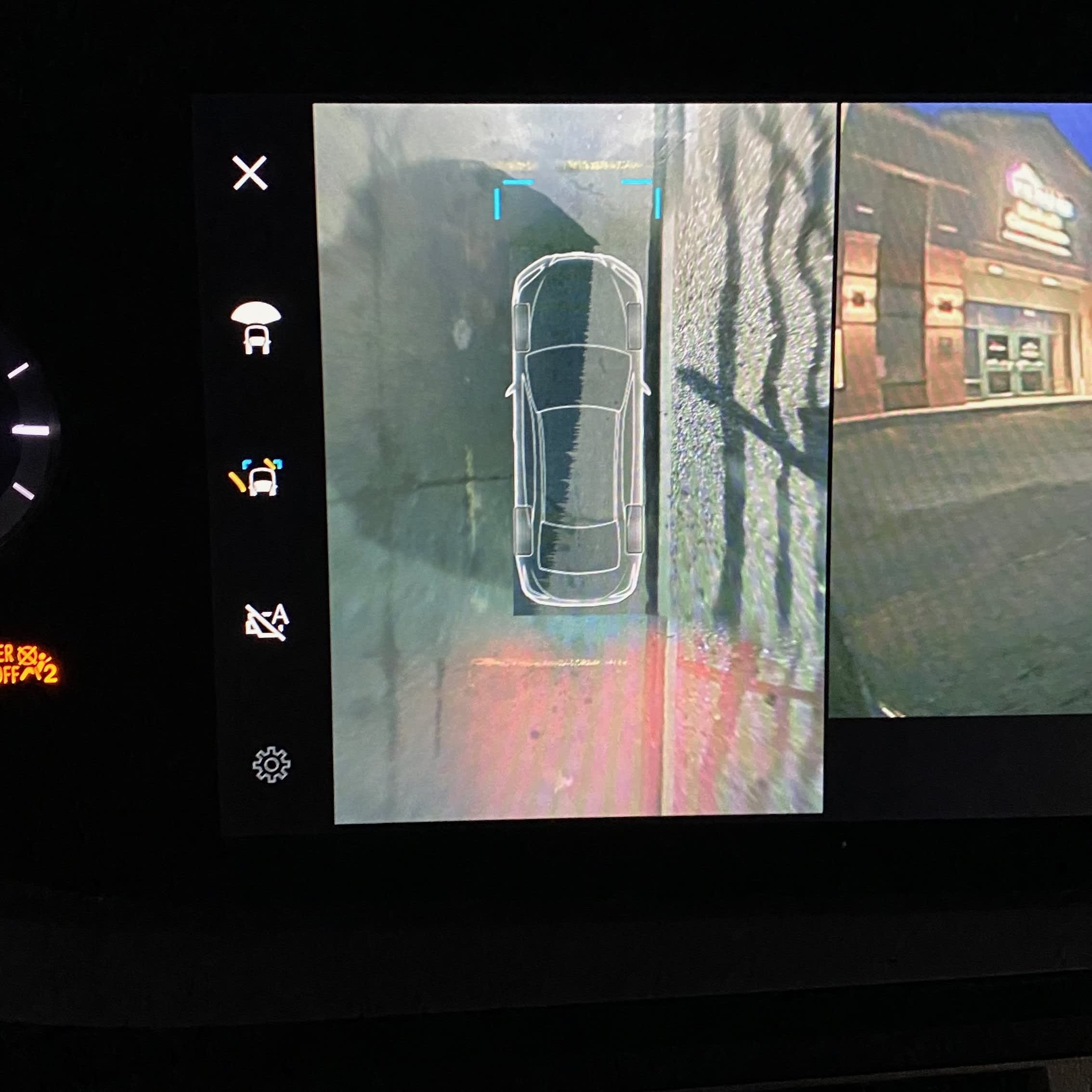 closeup image of the see-through camera in the Lexus ES350