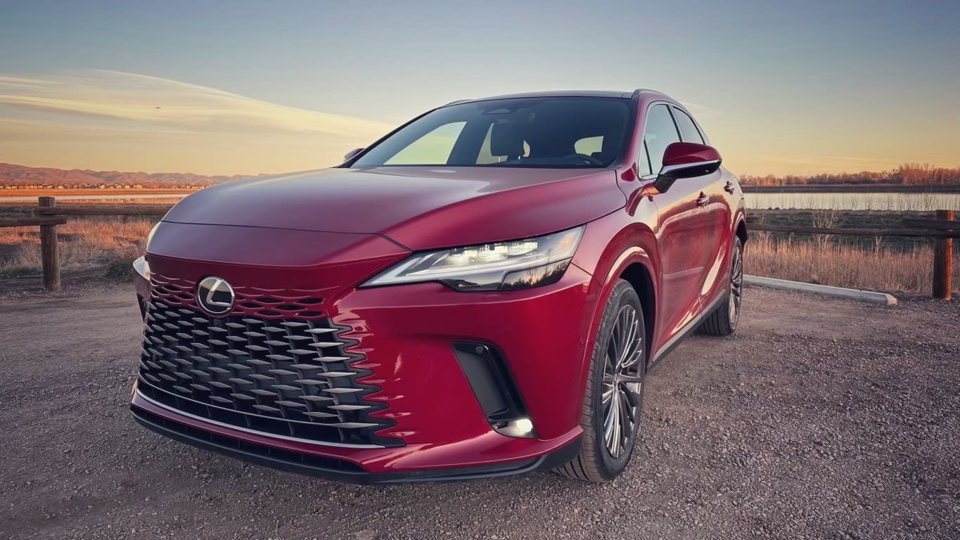 exterior view of the 2023 Lexus RX350h
