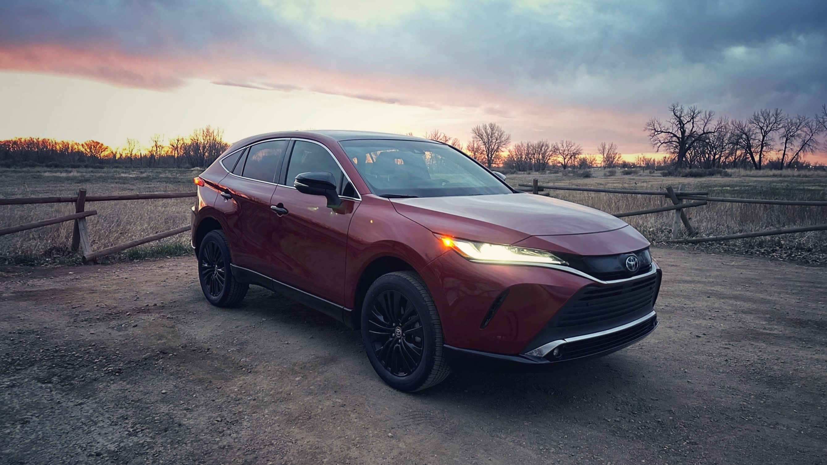 exterior view of the 2023 Toyota Venza