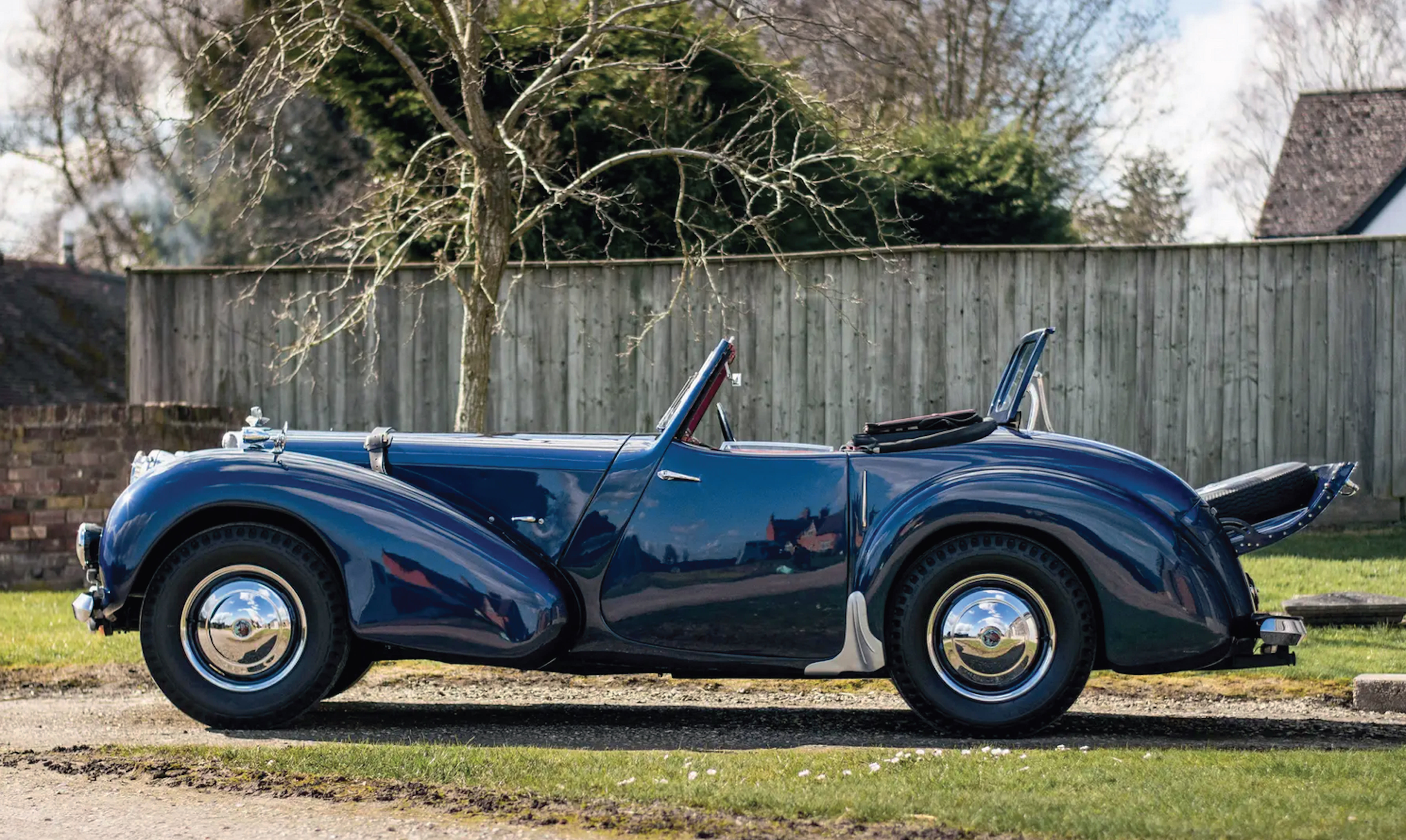 image of a Triumph 2000 in the book TRIUMPH CARS 100 YEARS