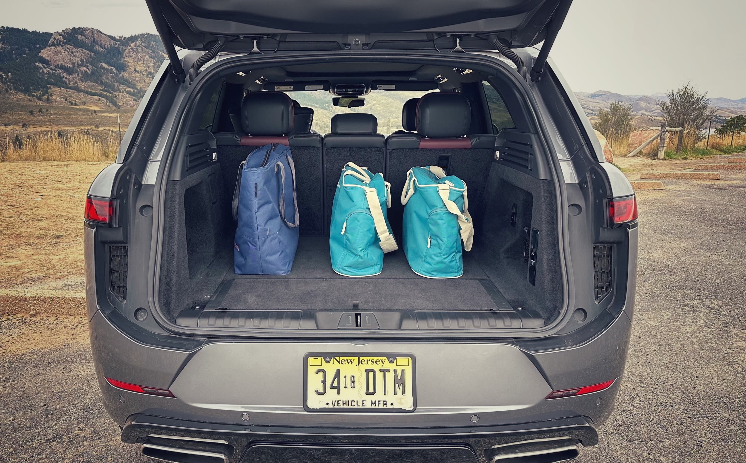 trunk space of the 2023 Range Rover Sport