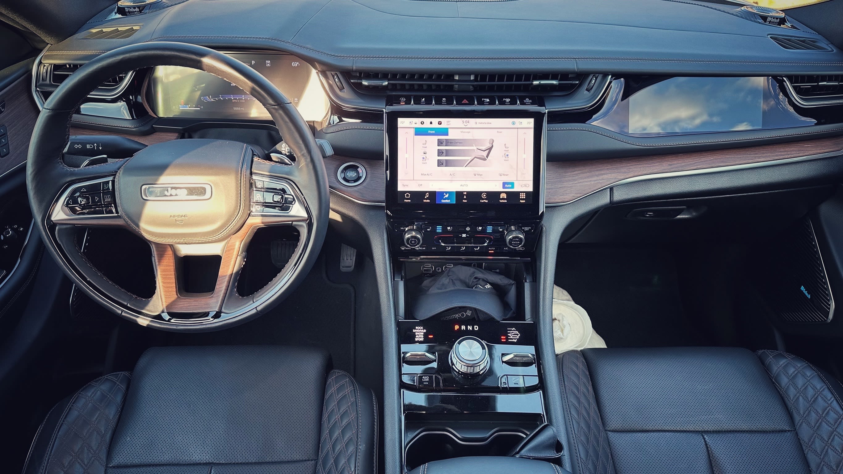 interior of the 2023 Jeep Grand Cherokee Summit