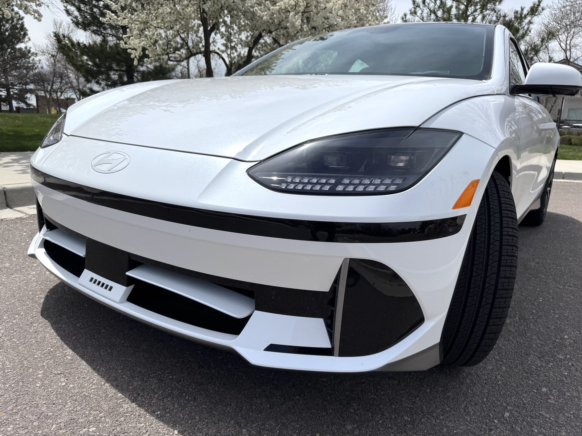 front headlights of the Hyundai Ioniq 6