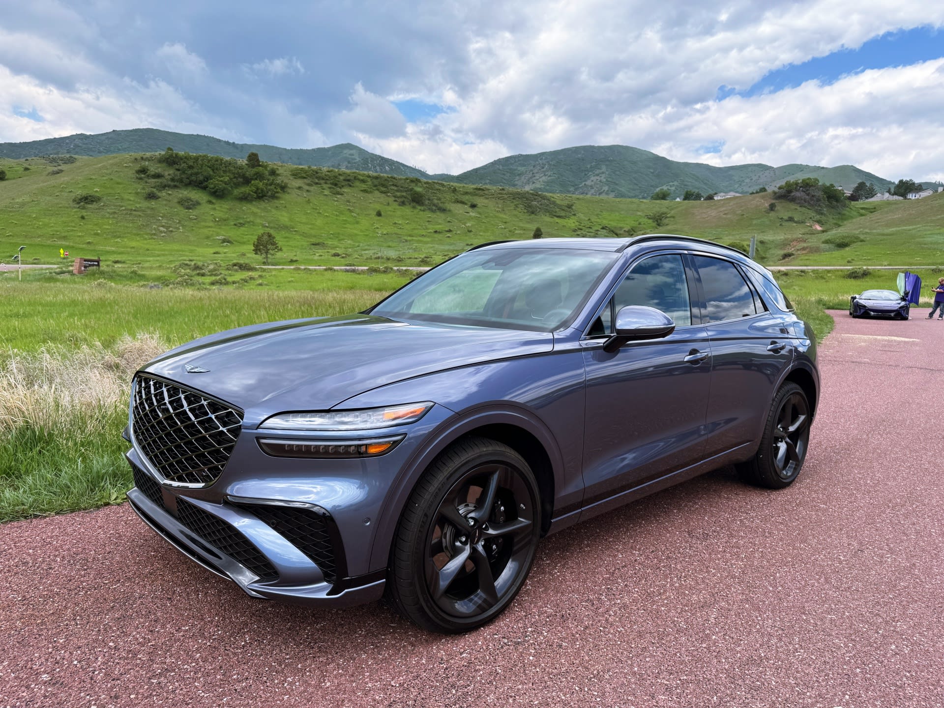 silver Genesis GV70