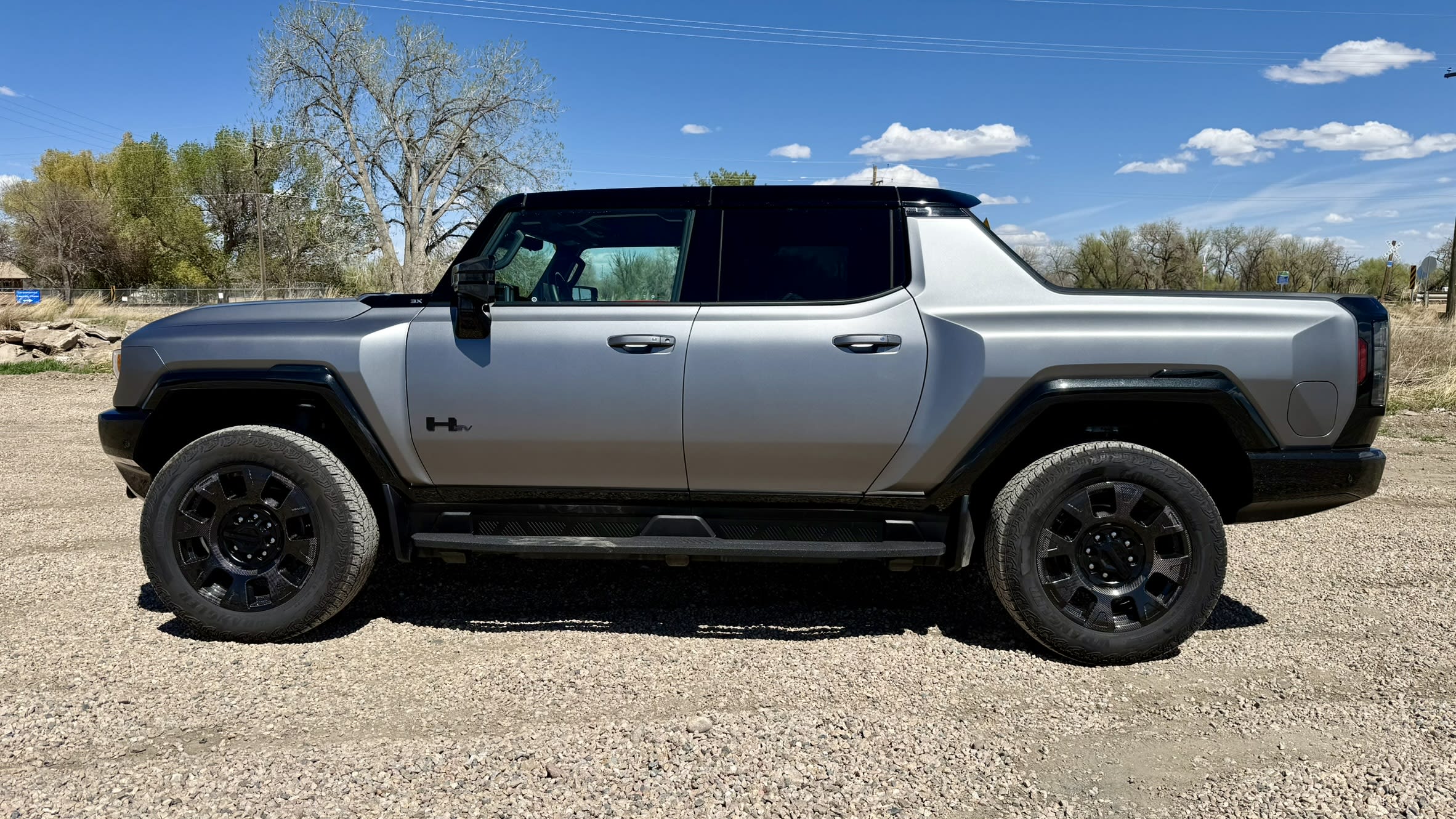 side view of the 2026 GMC Hummer