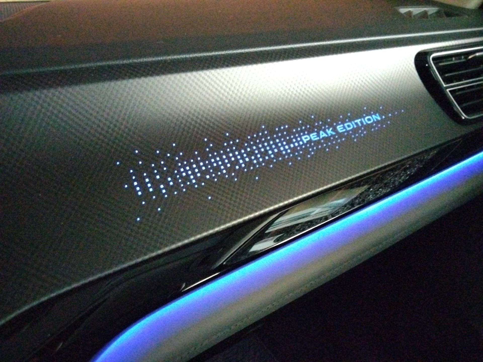 2025 VW Atlas Peak Edition lighting